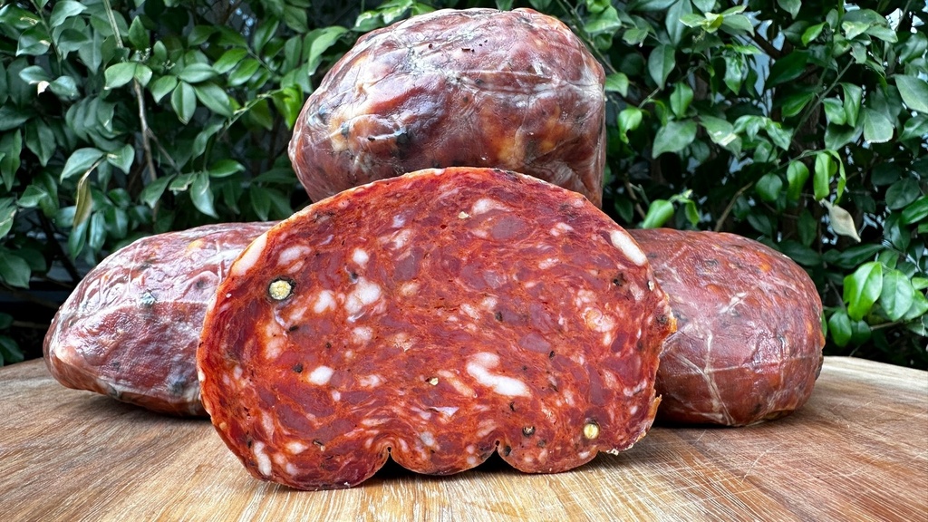 LB Olive Oil & Tomato Salami p/kg (av500g)